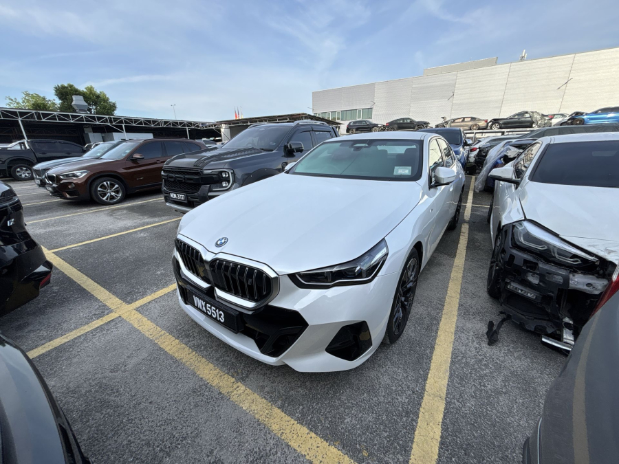 2024 BMW i5 eDrive40