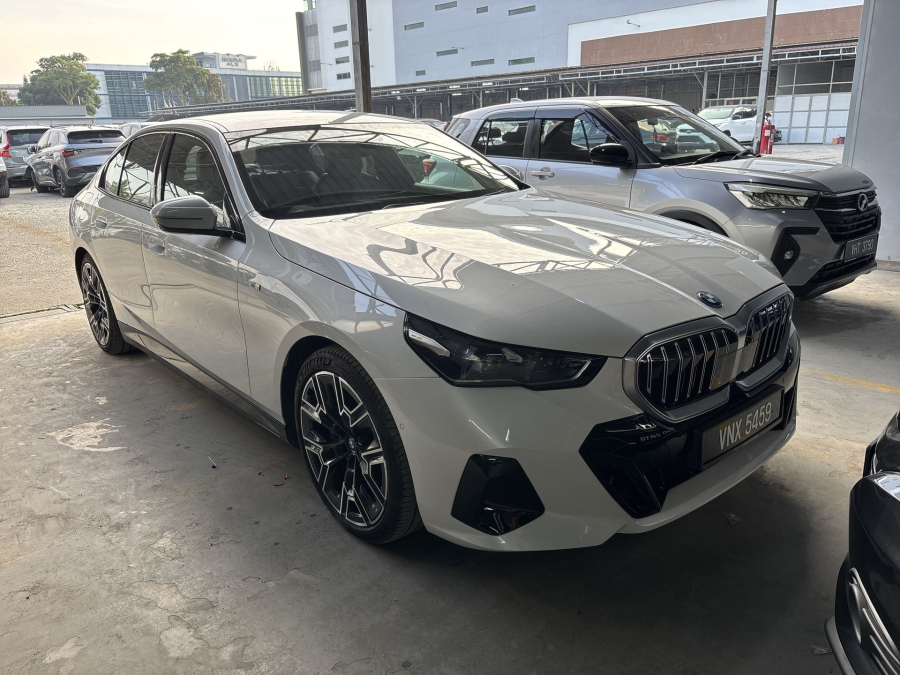 2024 BMW i5 eDrive40